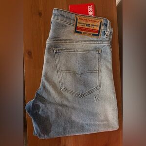 Diesel Light Wash Slim Straight Men's denim shorts (brand new)